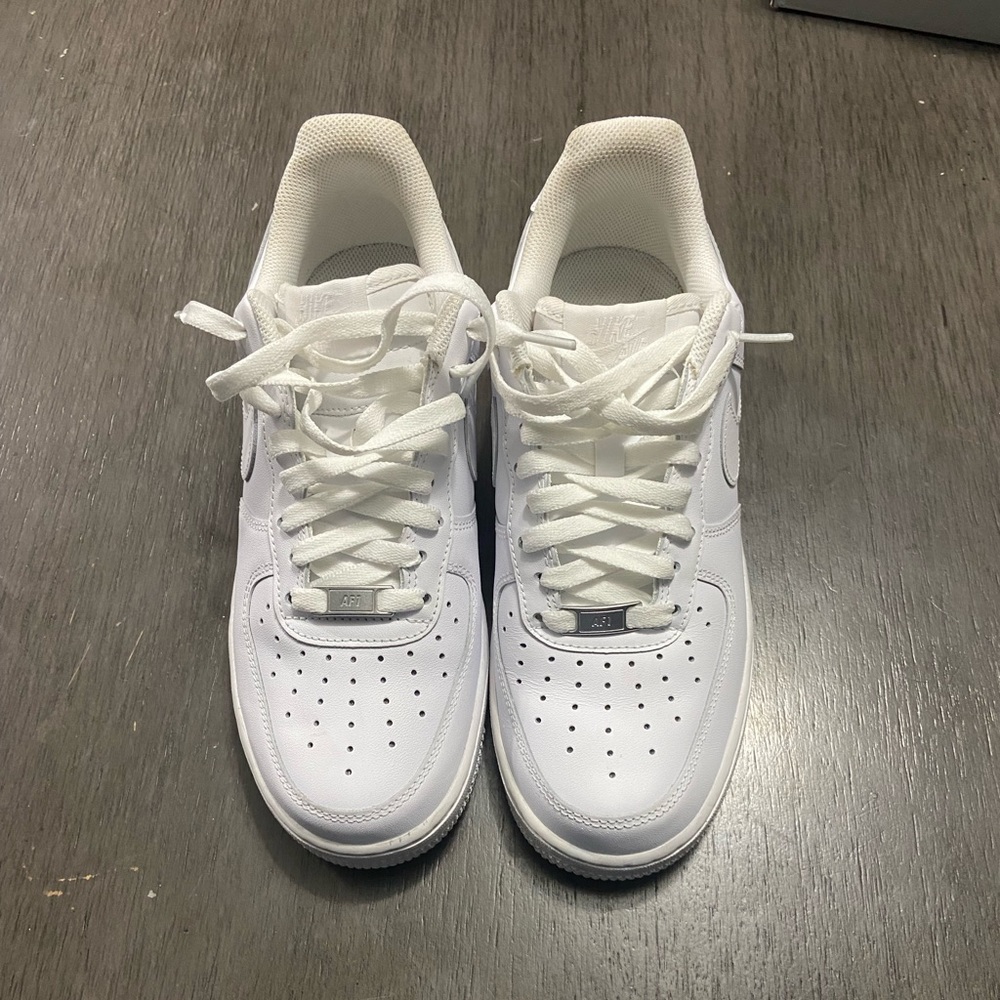 Women/White/Air Force 1s/Low Top